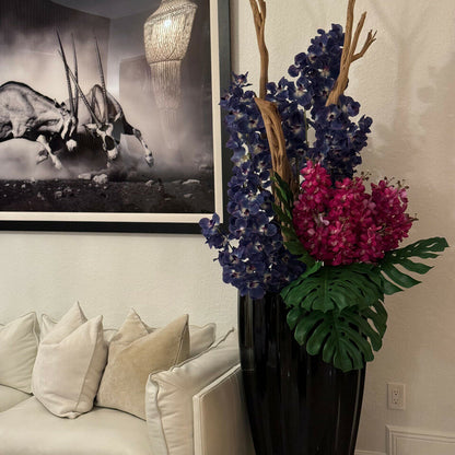 Vase San Jose noir brillant avec orchidées Vanda